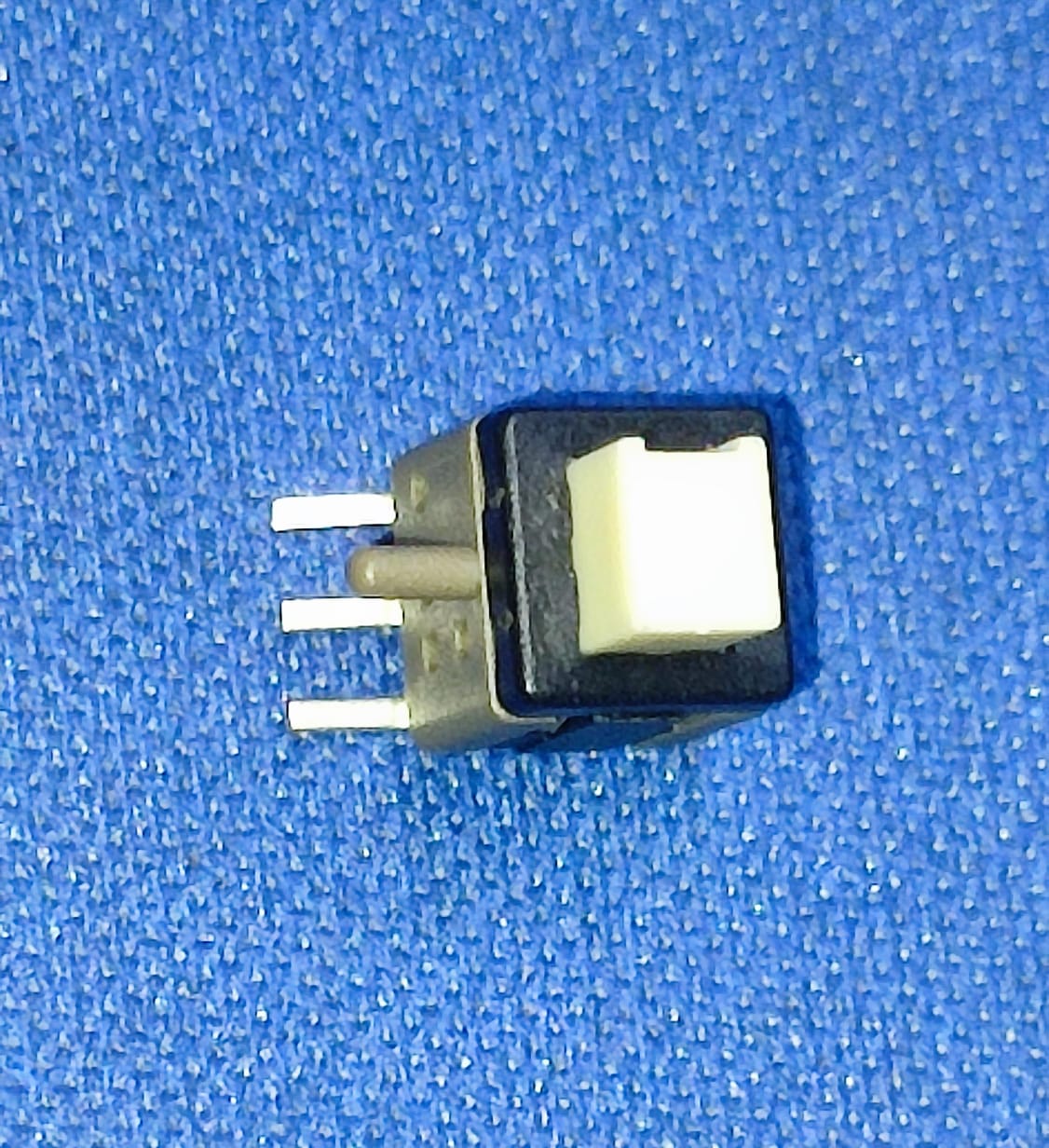 PUSH BUTTON 3 LEG NON LATCHING  PS-5824DHB-3PNA 2MM ETD11140