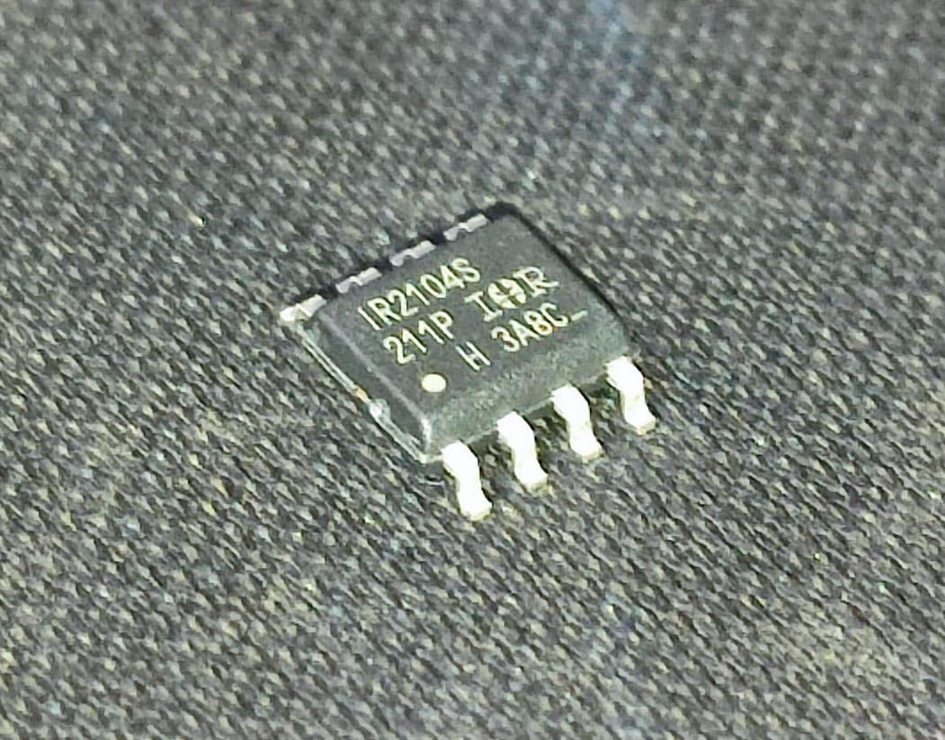 IR2104S IR SOIC-8 HALF BRIDGE DRIVER ET9864