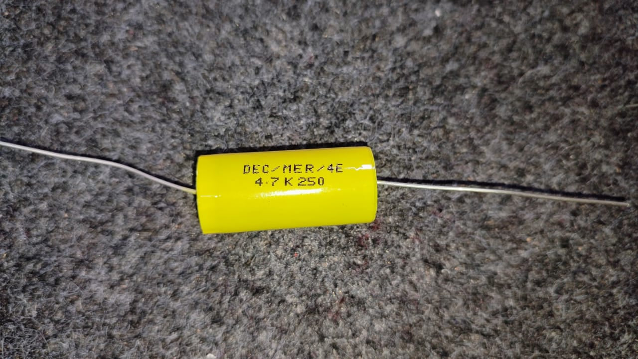 4.7uf 250V Axial Capacitor DEC 4.7K250 10% ET9762