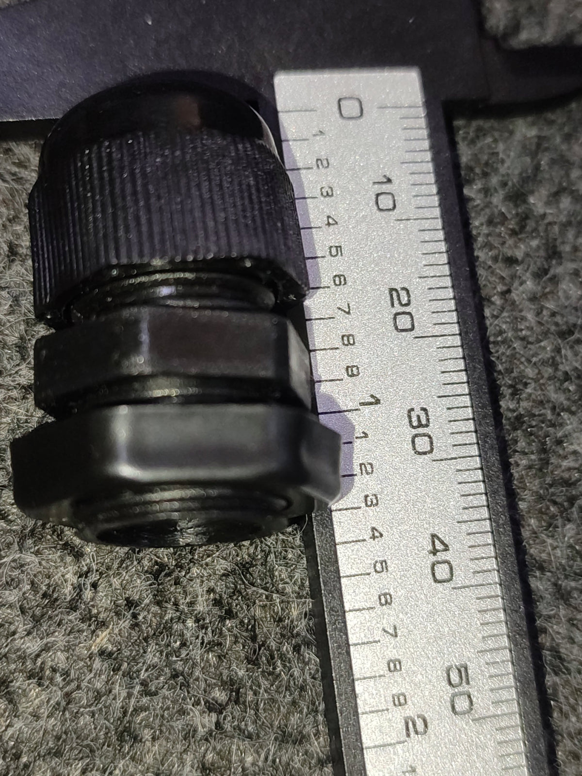 PG-9 BLACK PG GLAND INNER DIA 9MM pg9 ETH6976
