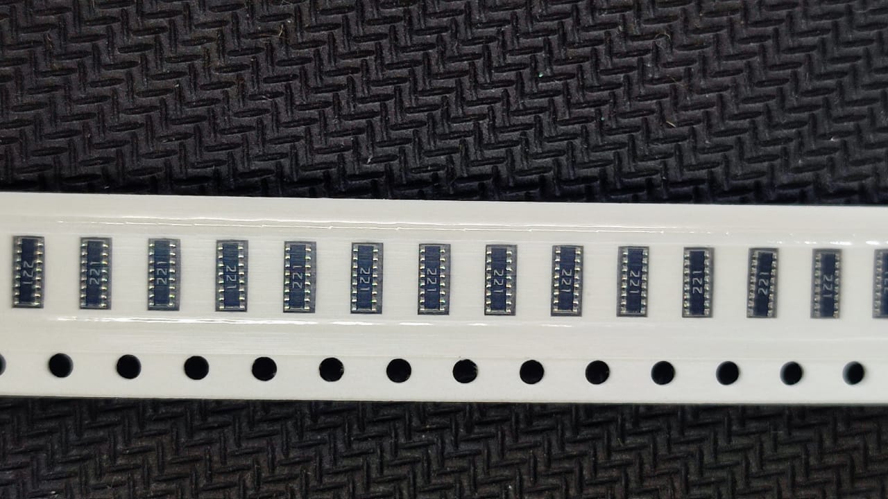 YC248-JR-07220RL 220 OHM 0402x8 Resistor Network Arrays SMD 220E 220R ETA2088