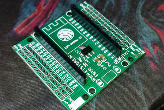 ESP32 30 PIN BREAKOUT BOARD WITH 3.3V REGULATOR  ET11057