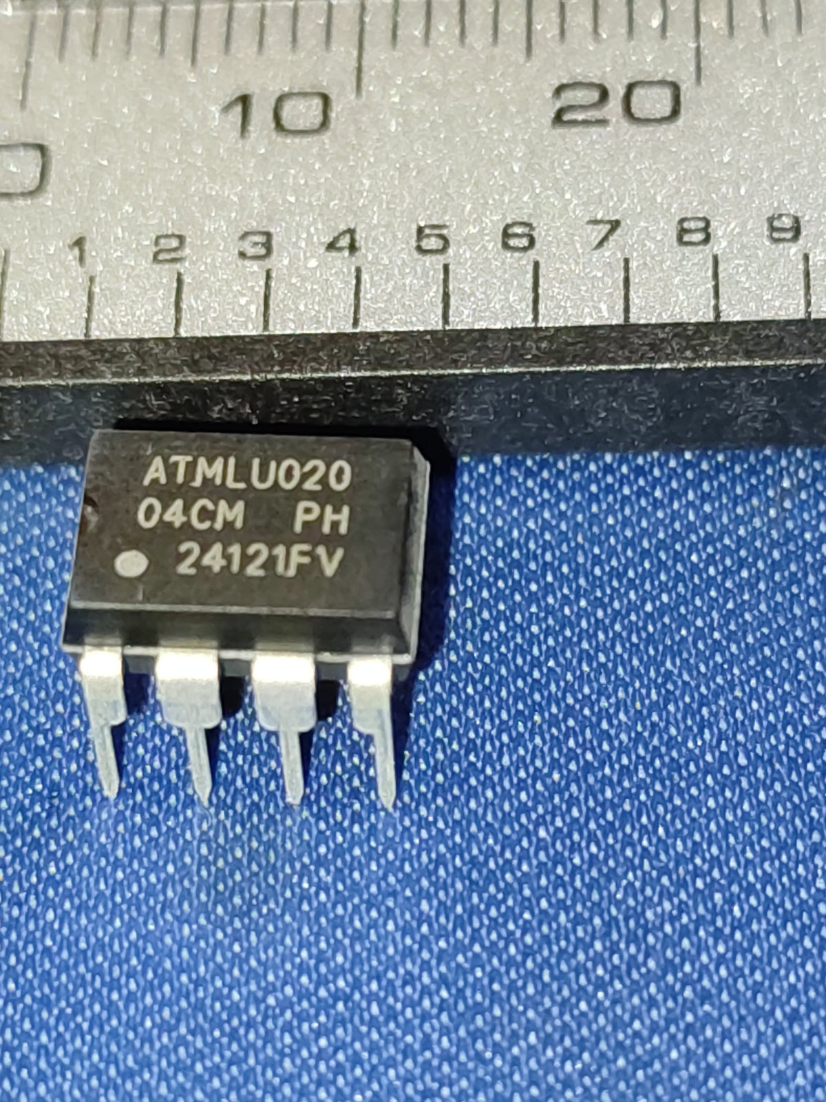 AT24C04C-PUM DIP8 MICROCHIP EEPROM 24C04 ETH6963